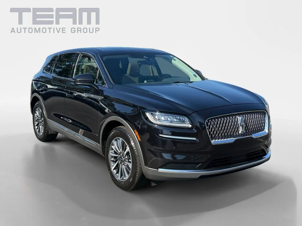 Used 2023 Black Lincoln Reserve image 1