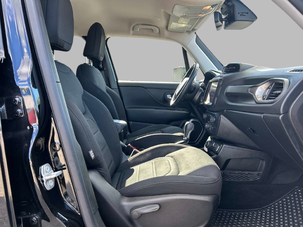 Used 2022 Black Jeep Latitude image 17