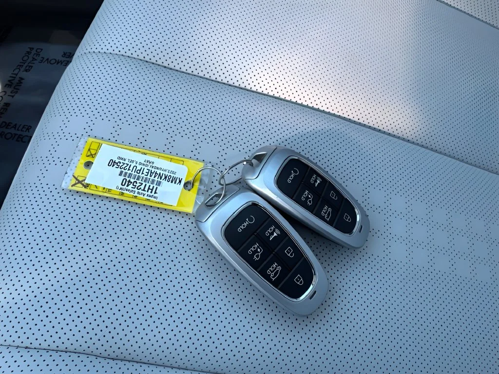 Used 2023 Gray Hyundai SEL image 28