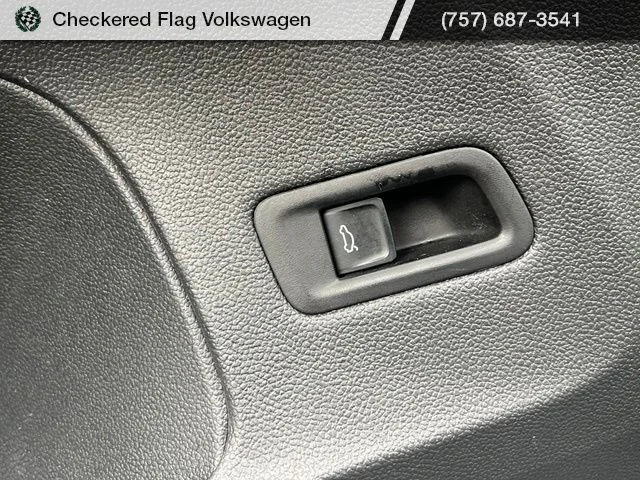 Used 2024 Platinum Gray Metallic Volkswagen 2.0T SE w/Technology image 17