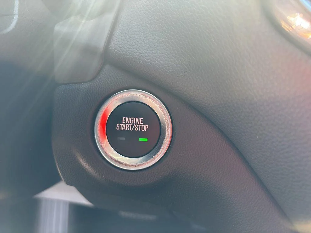 Used 2020 SUMMIT WHITE Chevrolet LT image 29