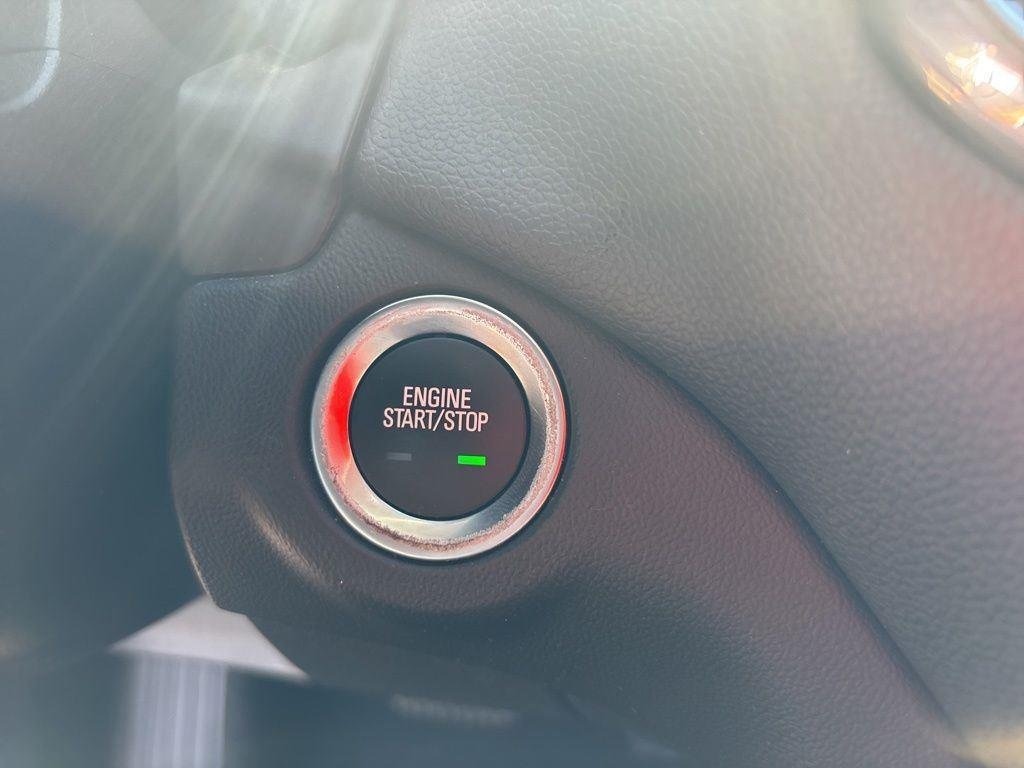 Used 2020 Summit White Chevrolet LT image 29