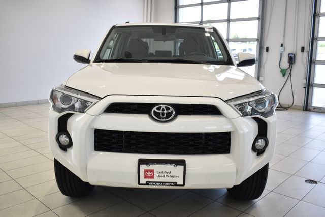 Certified Used 2019 White Toyota SR5 image 3