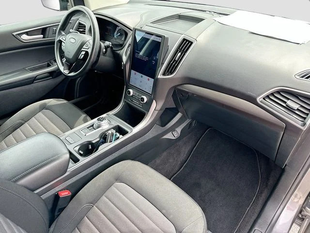 Used 2024 Gray Ford SE image 27