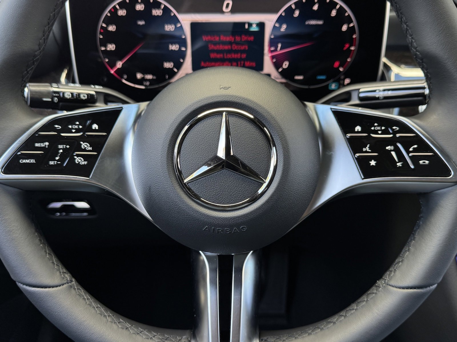 New 2026 Polar White Mercedes-Benz GLC 300 image 37
