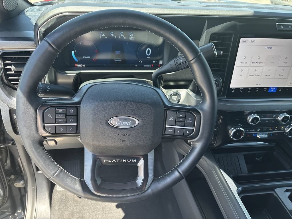 2026 Ford F-350 Super Duty Platinum - Photo 15