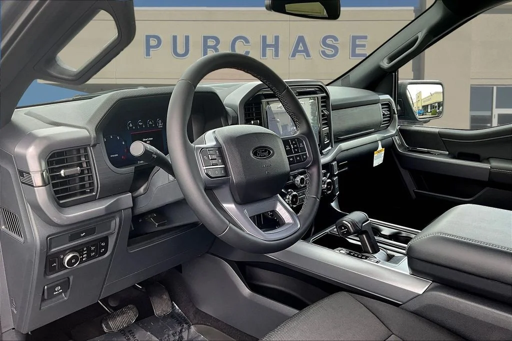 New 2026 Carbonized Gray Metallic Ford XLT image 7