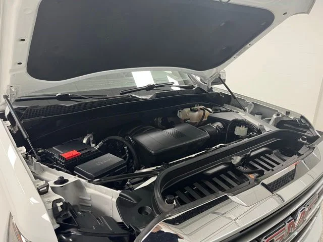 Used 2023 White GMC SLE image 54