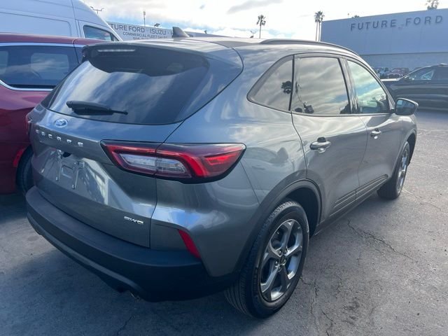 Used 2025 Gray Ford ST-Line image 9