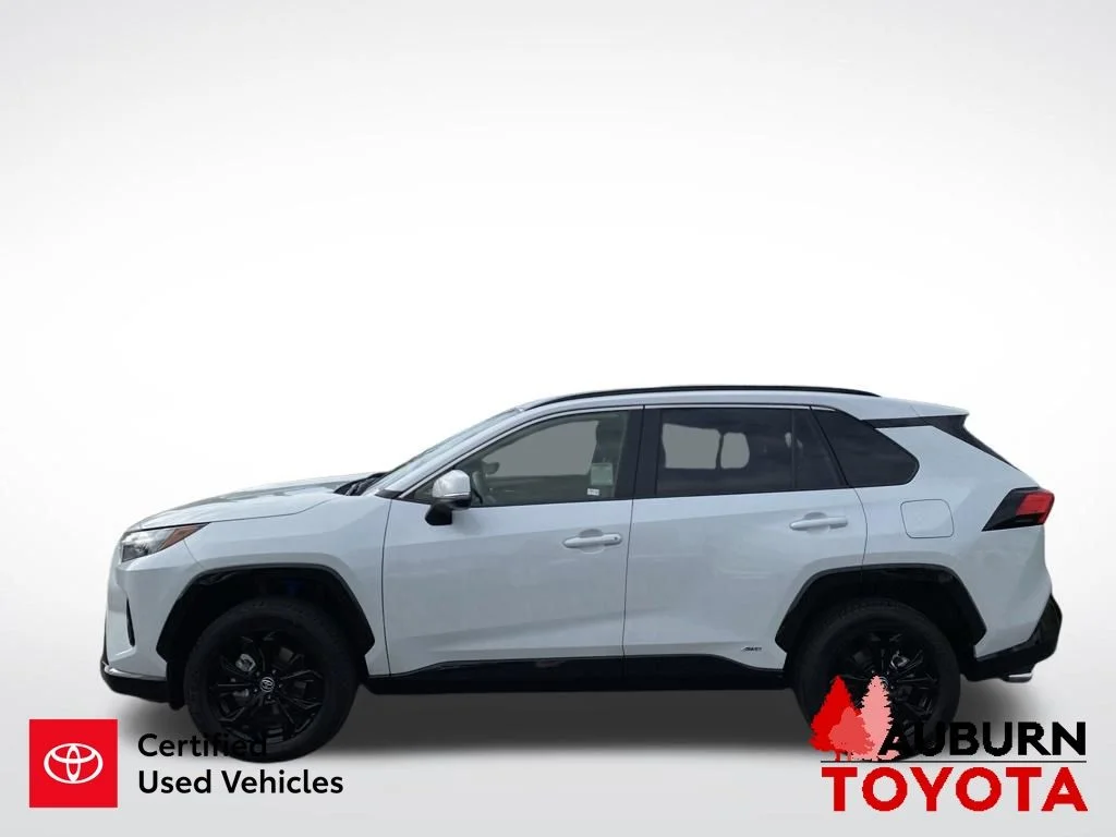 Used 2025 Ice Cap Toyota SE image 5