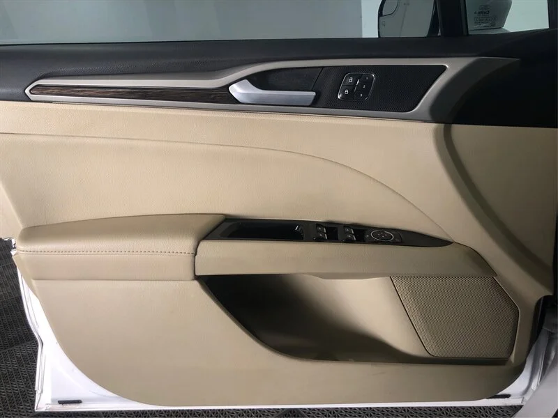 Used 2013 Oxford White Ford SE Hybrid image 15