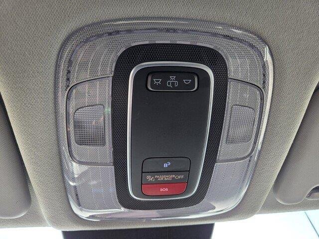 Used 2025 Atlas White Hyundai SEL image 19