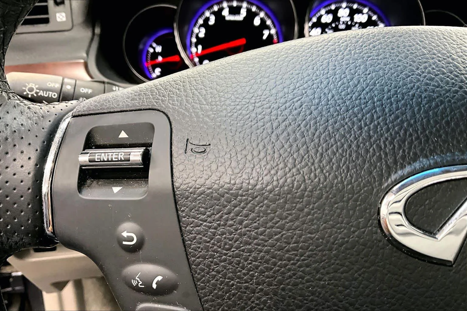 Used 2010 Blue Slate INFINITI  image 23