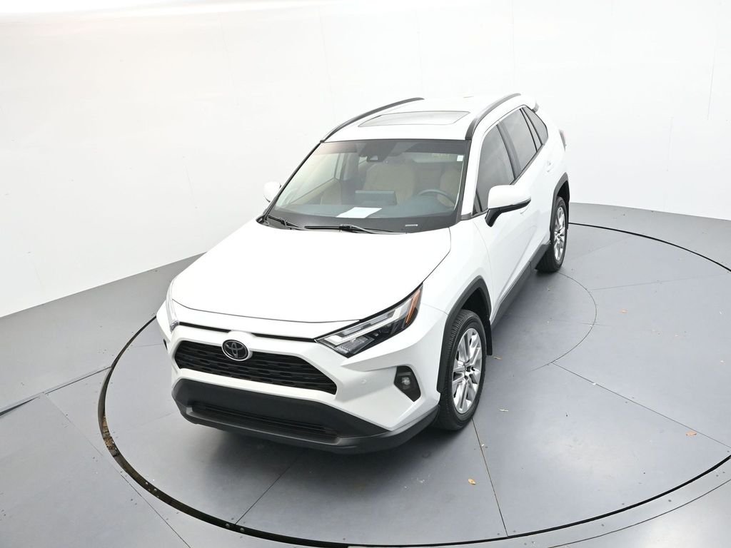 Used 2025 Beige Toyota XLE Premium image 20