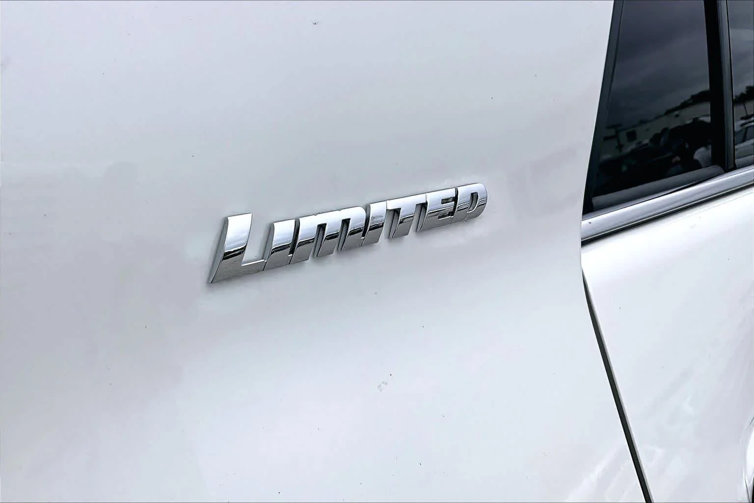 Certified Used 2023 Blizzard Pearl Toyota Limited image 10