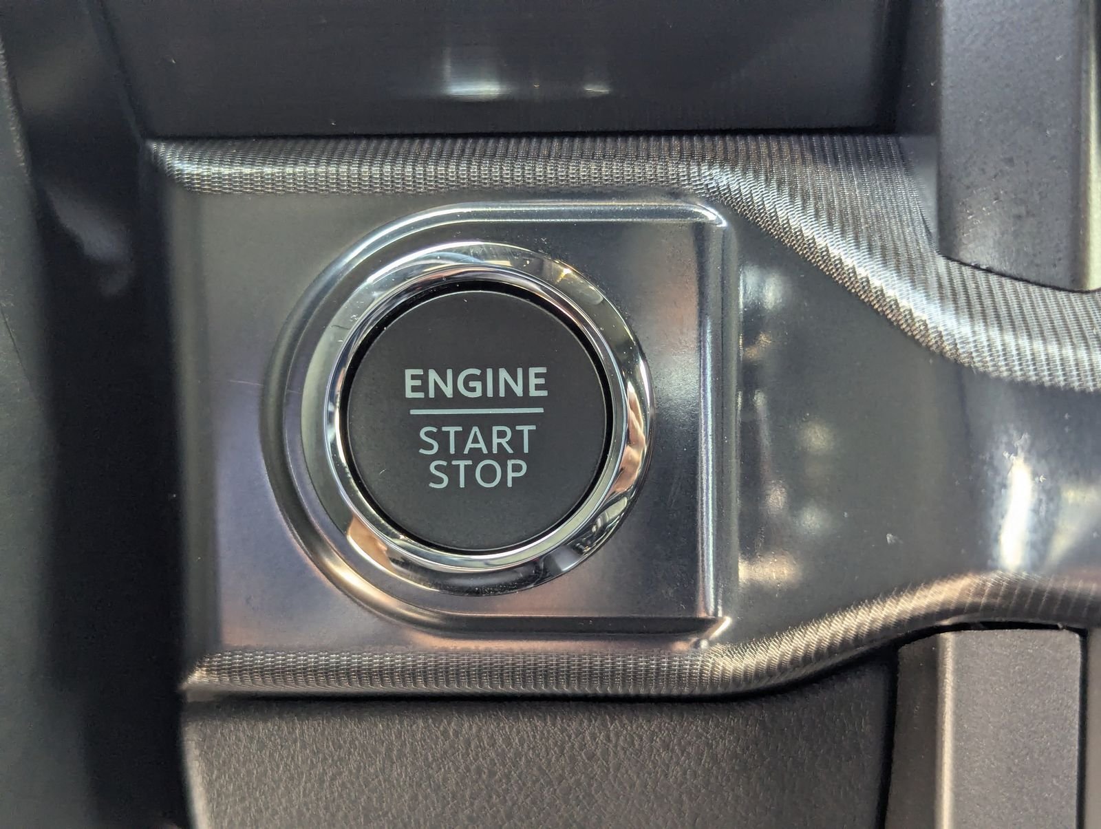 Certified Used 2025 Blue Metallic Ford Lariat image 39