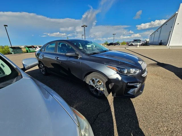Used 2021 Gray Kia LXS image 4