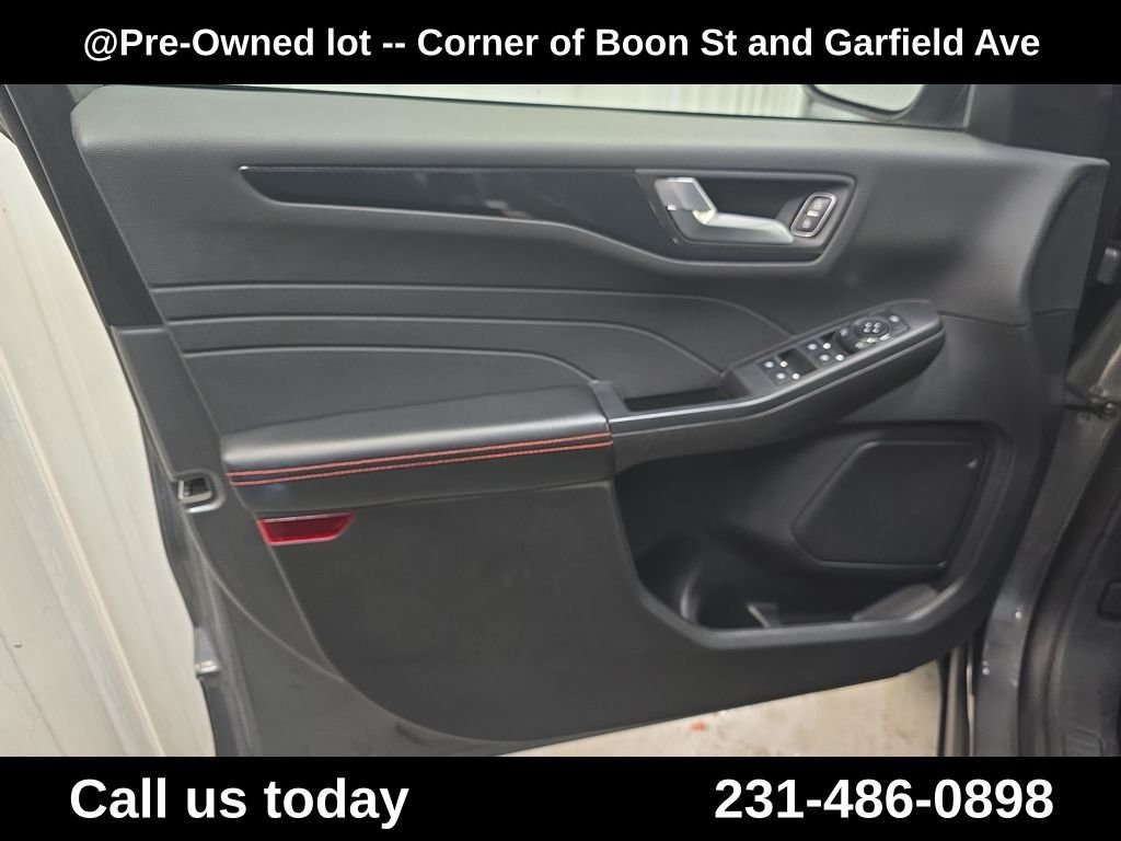 Used 2025 Gray Ford ST-Line Select image 6