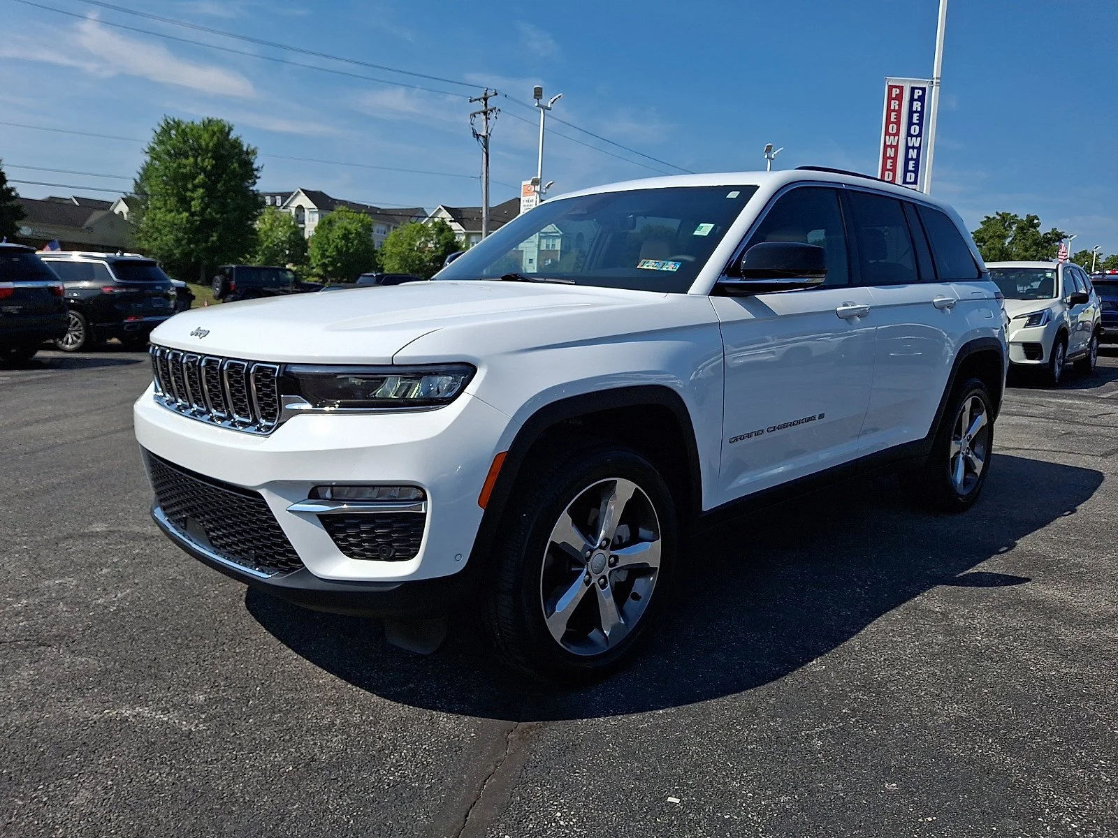 Certified Used 2025 Bright White Clearcoat Jeep Limited image 3