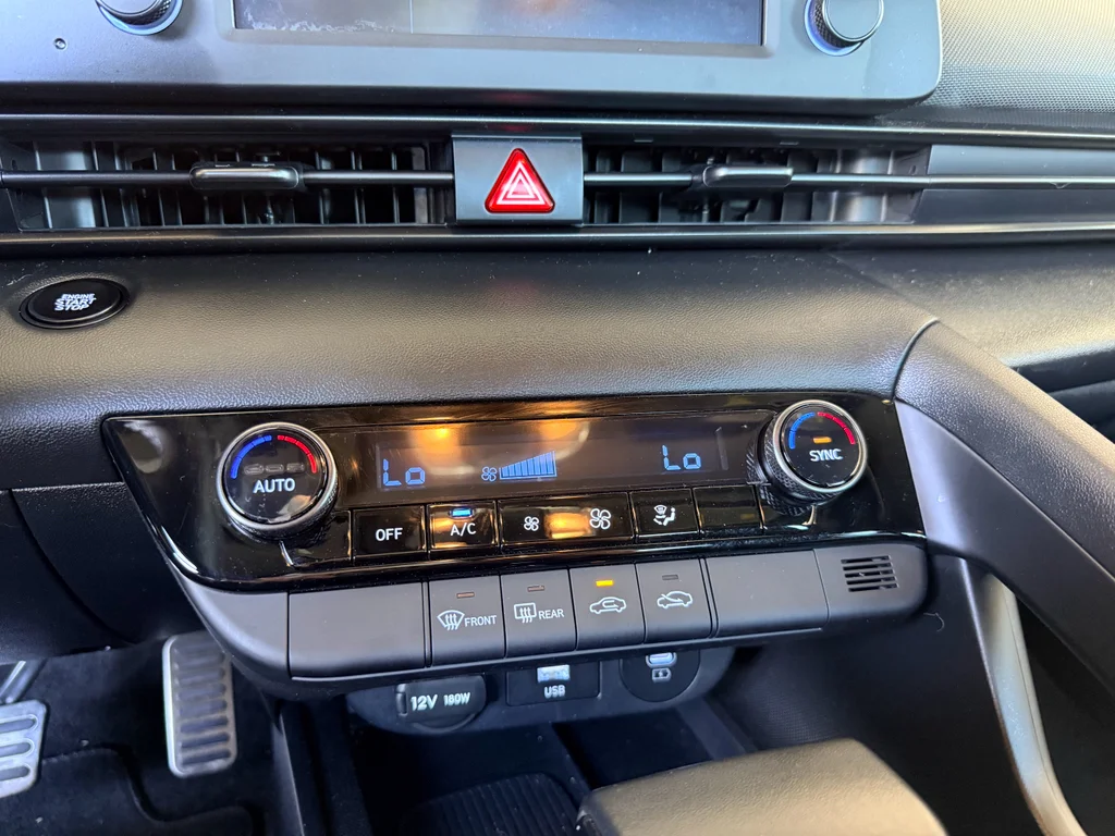 Used 2025 Abyss Black Hyundai SEL Sport image 19