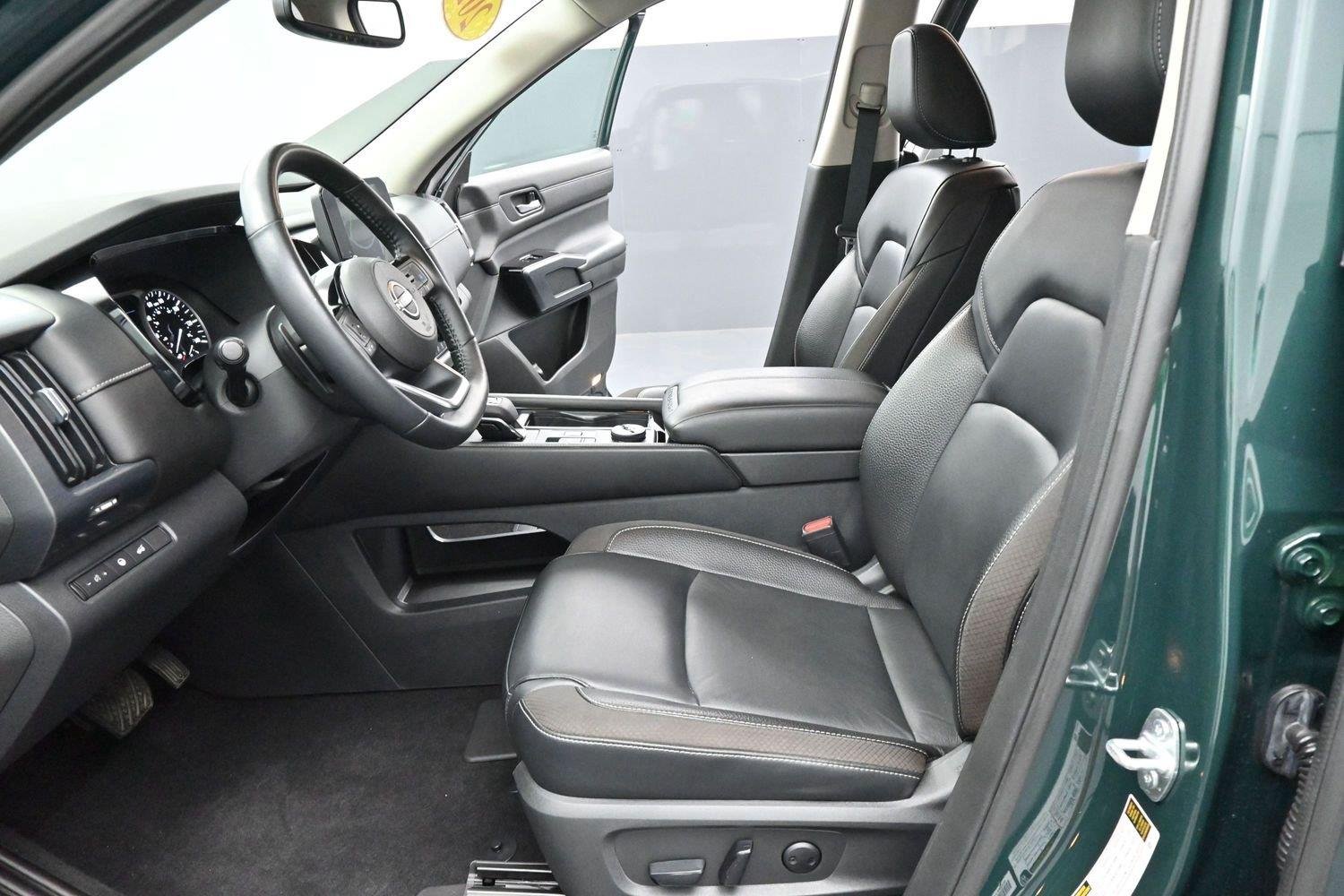 Used 2022 Green Nissan SL image 14