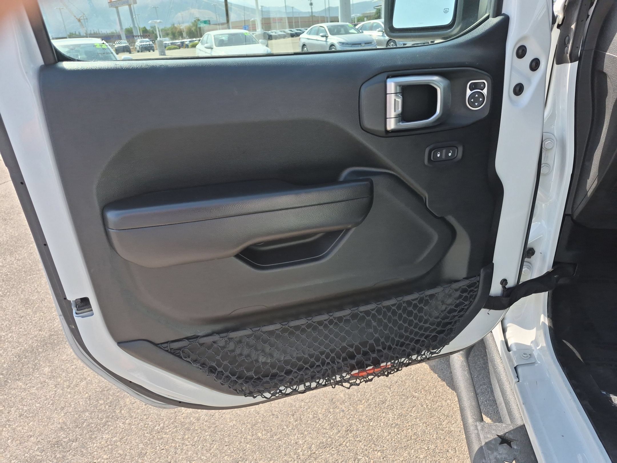Used 2020 Bright White Clearcoat Jeep Sport S image 12