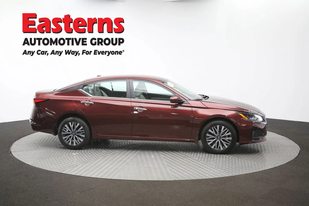 Used 2023 Red Nissan 2.5 SV image 45