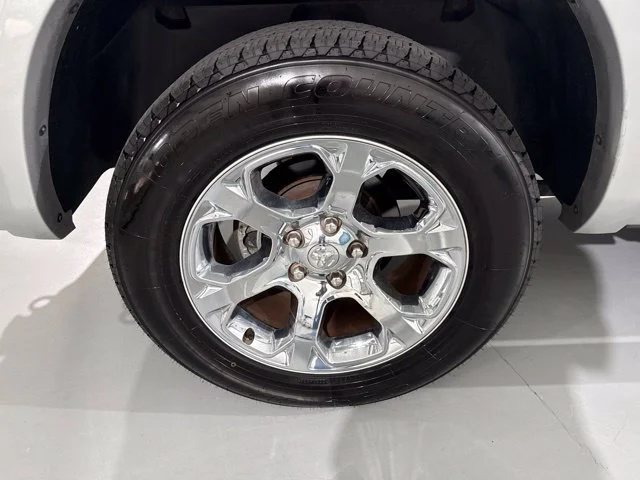 Used 2017 Silver Ram Laramie image 9