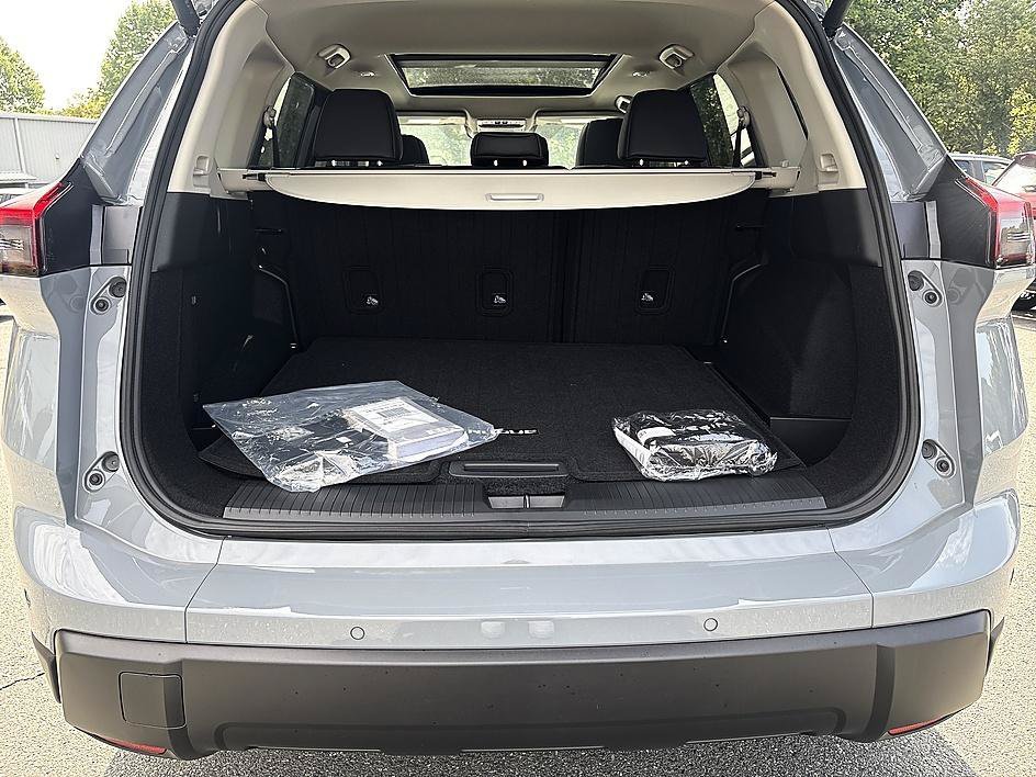 Certified Used 2026 Boulder Gray Pearl Nissan Dark Armor image 23