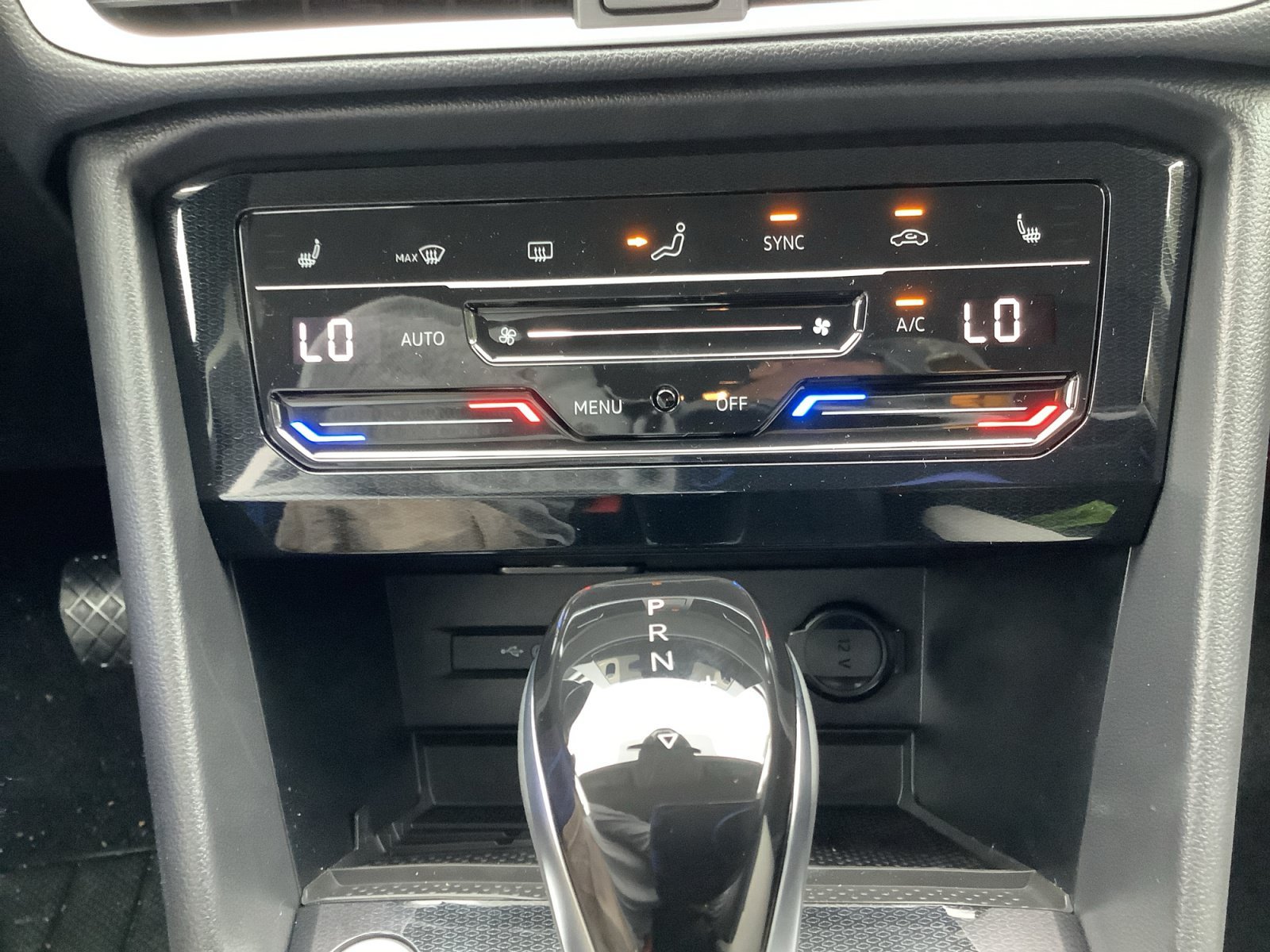 New 2026 Platinum Gray Metallic Volkswagen SE image 18