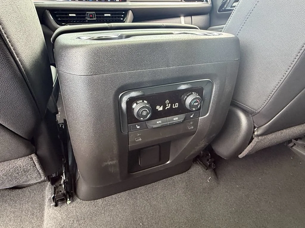 2026 Chevrolet Tahoe Z71 - Photo 12