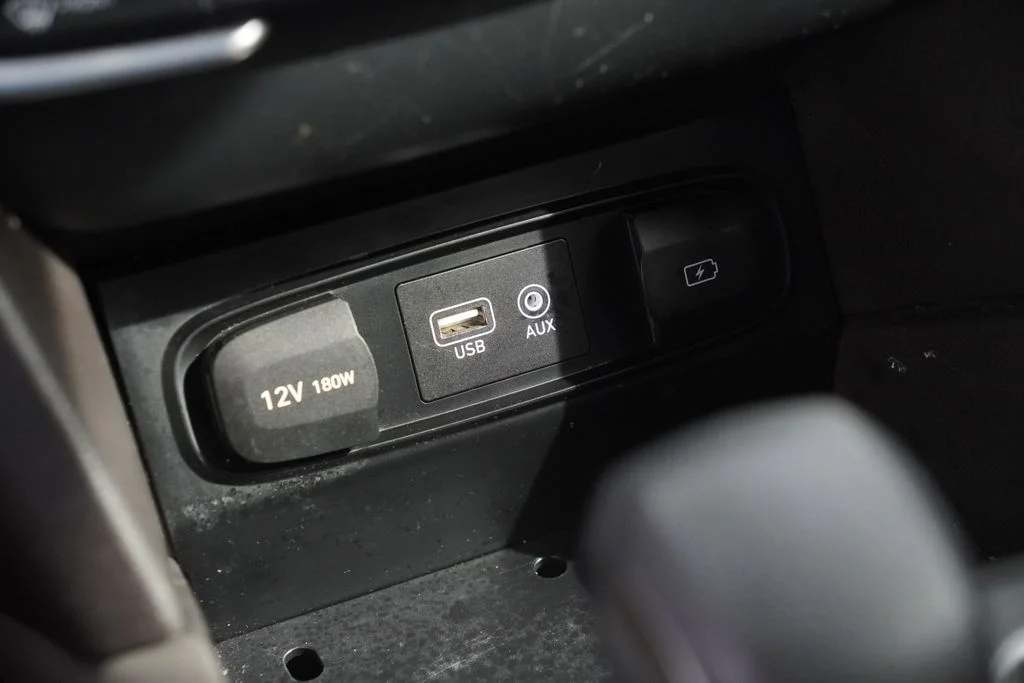 Certified Used 2020 Black Hyundai SE image 24