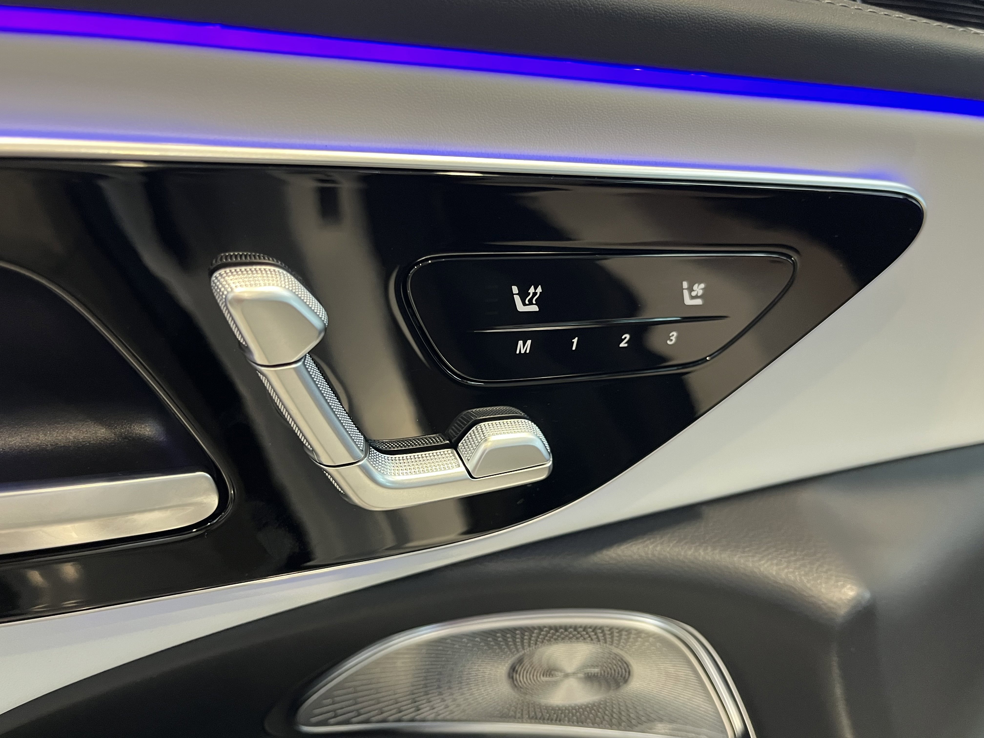 New 2026 MANUFAKTUR Moonlight White Magno Mercedes-Benz AMG® E 53 E image 11