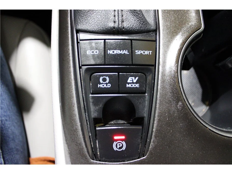 Used 2021 White Toyota Hybrid SE image 33