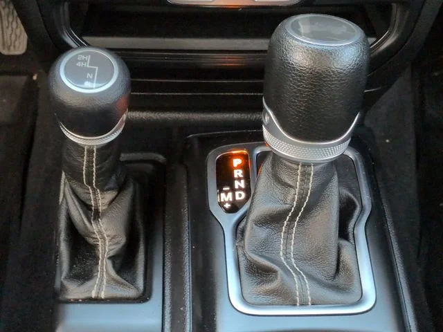 Used 2021 White Jeep Unlimited Sahara image 19