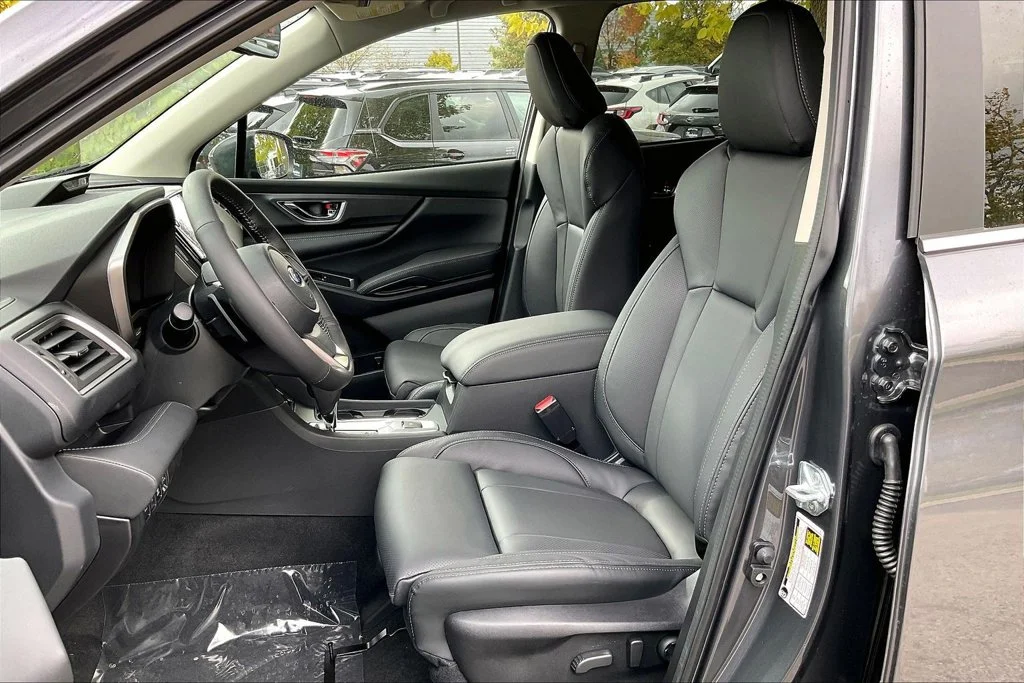 New 2027 MAGNETITE GRAY METALLIC Subaru Limited 7-Passenger image 11