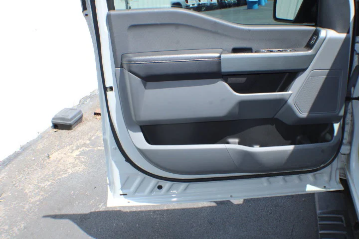 Used 2023  Ford  image 6