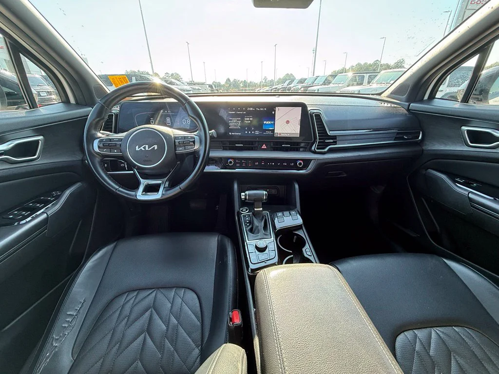 Used 2023 White Kia X-Line image 7