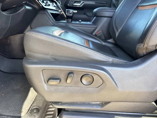 Used 2025 Silver GMC AT4 image 46