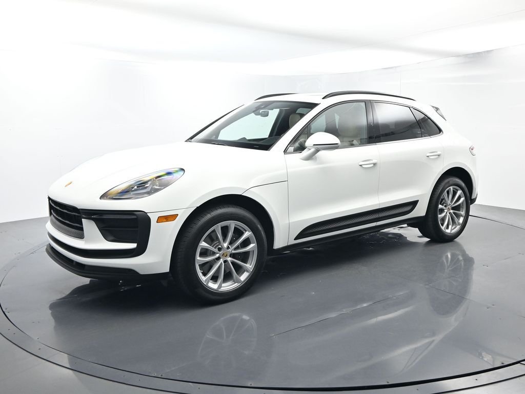 2022 Porsche Macan Base