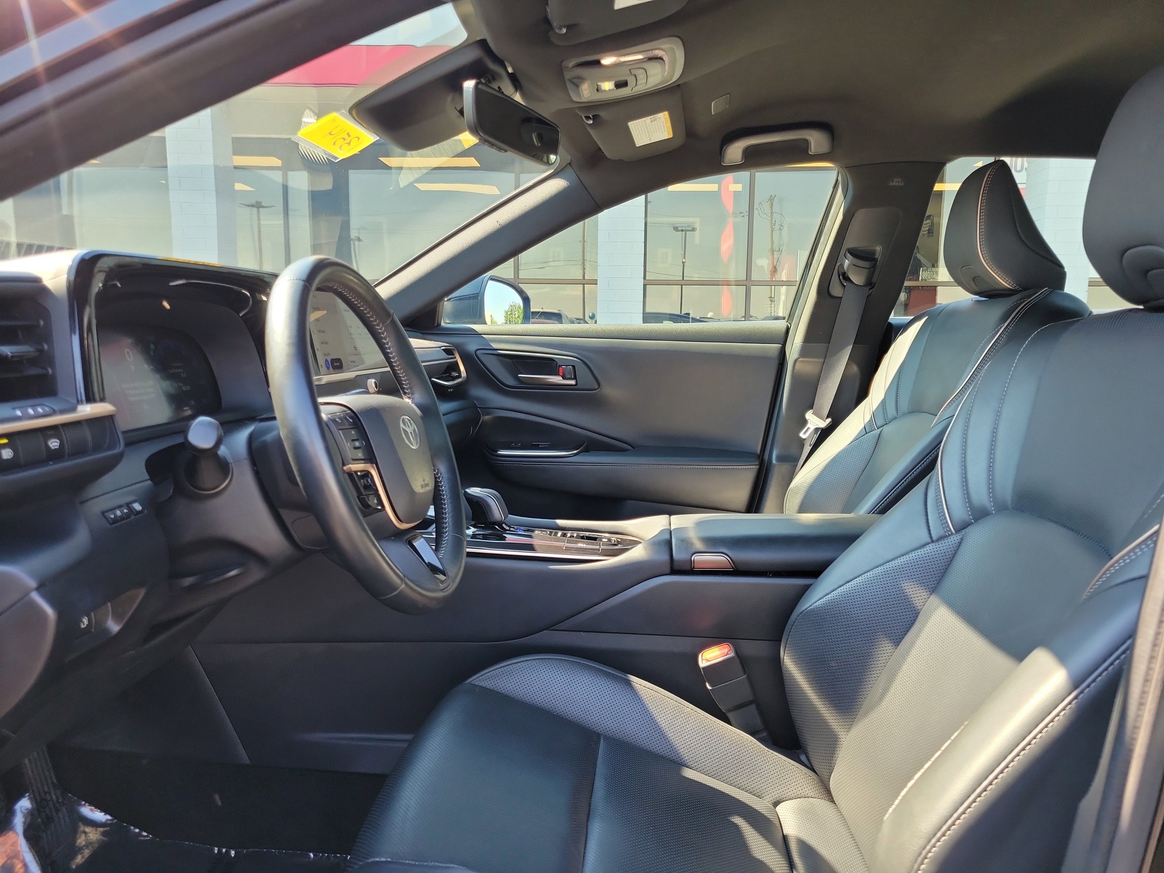 2025 Toyota Crown XLE - Photo 15