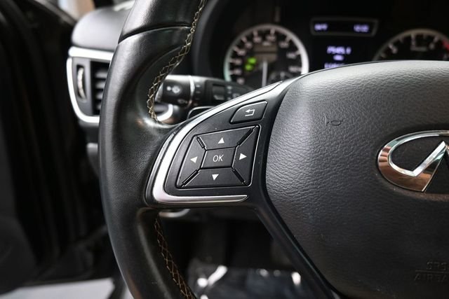 Used 2019 Black INFINITI LUXE image 27