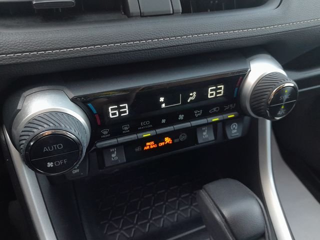 2024 Toyota RAV4 XLE - Photo 21