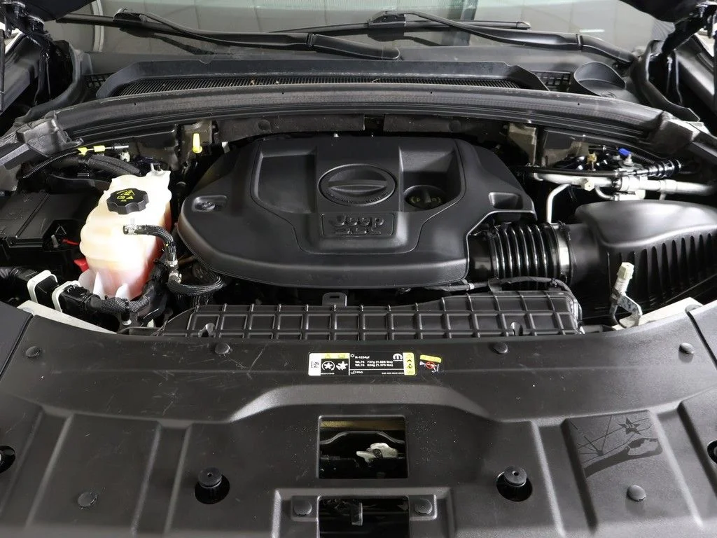 Used 2023 Black Jeep Summit Reserve image 30