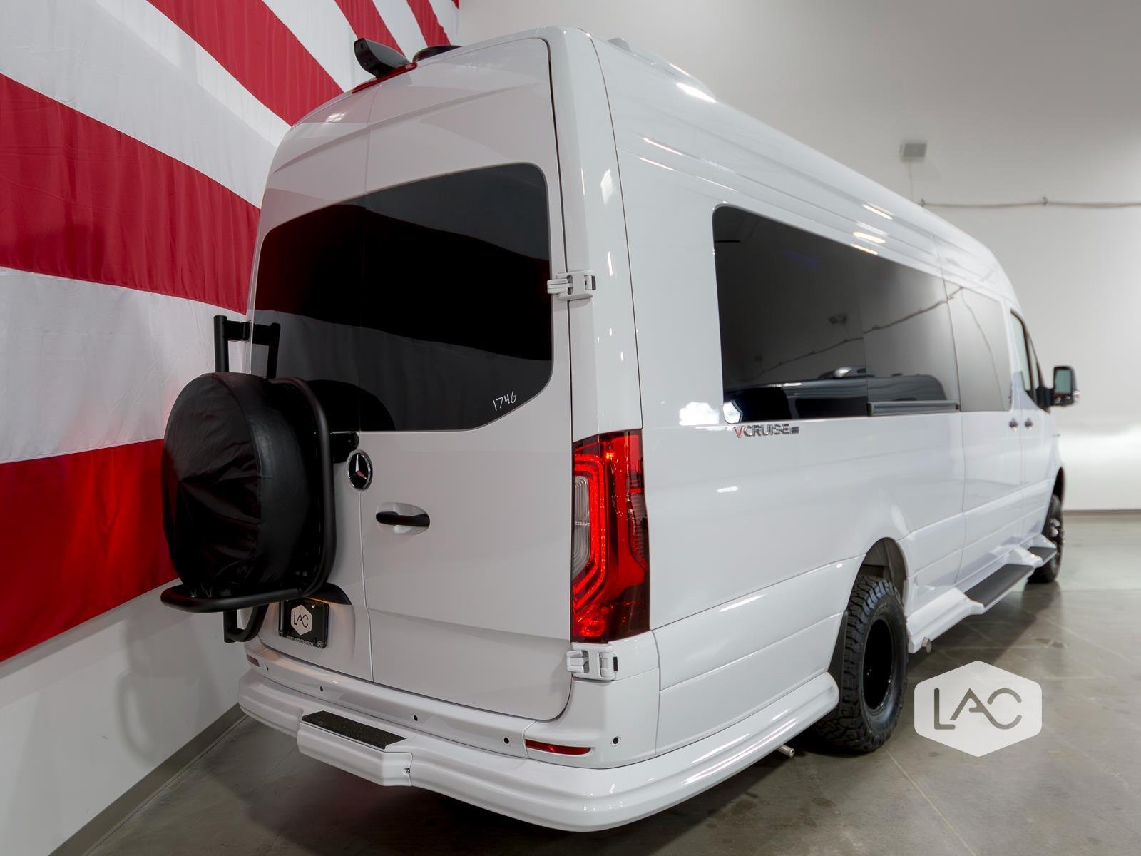 New 2026 WHITE OGV LUXURY COACH AWD (10OBA)1080 ANYWHERE w/ ADV PKG 2.1 image 35