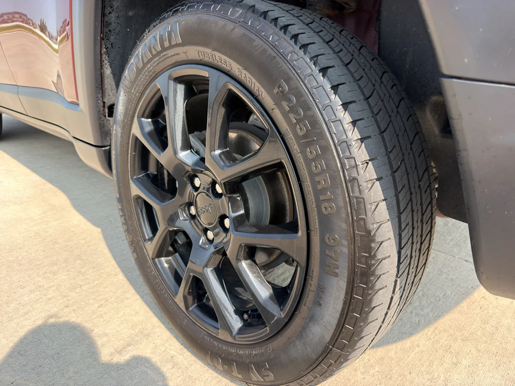 Used 2022 Velvet Red Pearl Jeep Altitude image 8