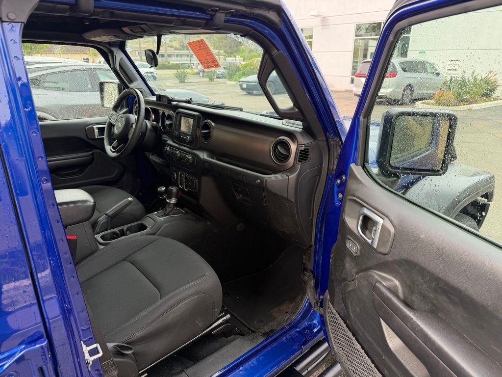 Used 2020 Blue Jeep Unlimited Sport S image 17
