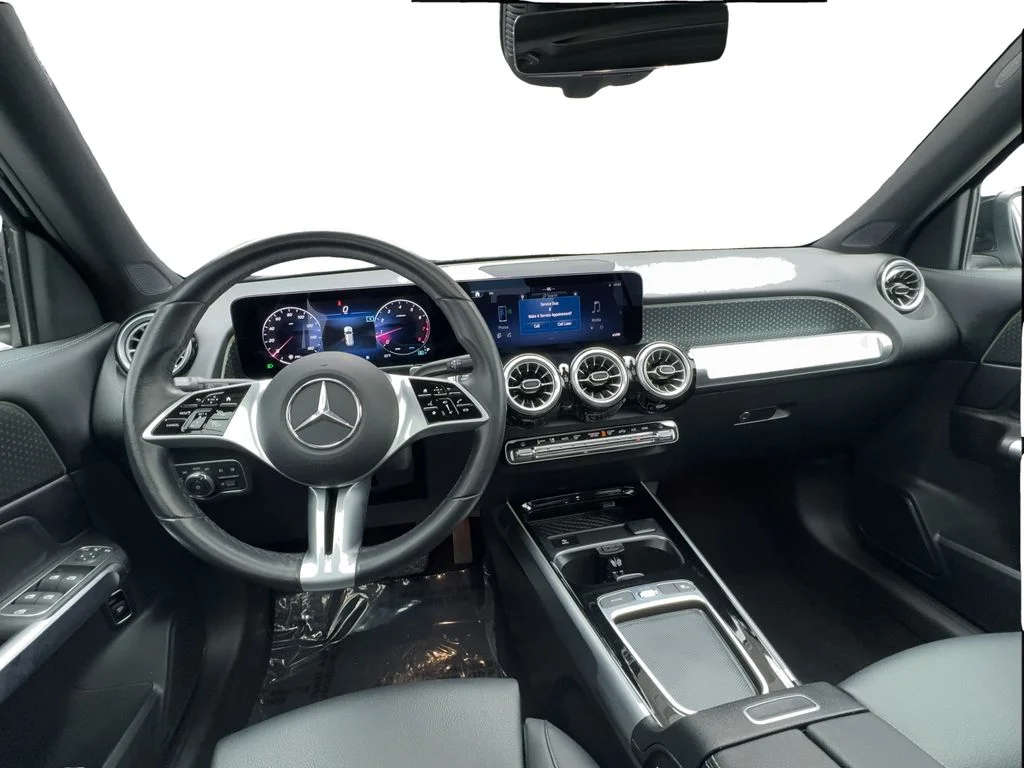 Used 2025 Black Mercedes-Benz GLB 250 image 30