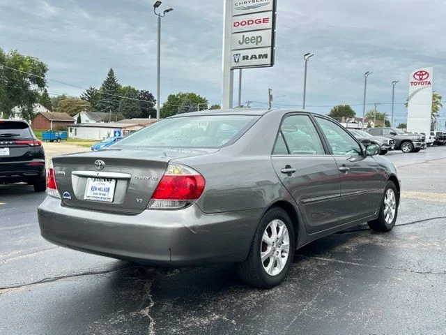 Used 2005 Phantom Gray Pearl Toyota XLE image 8