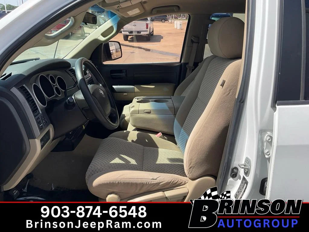 Used 2010 Super White Toyota Grade 5.7L V8 (A6) image 25